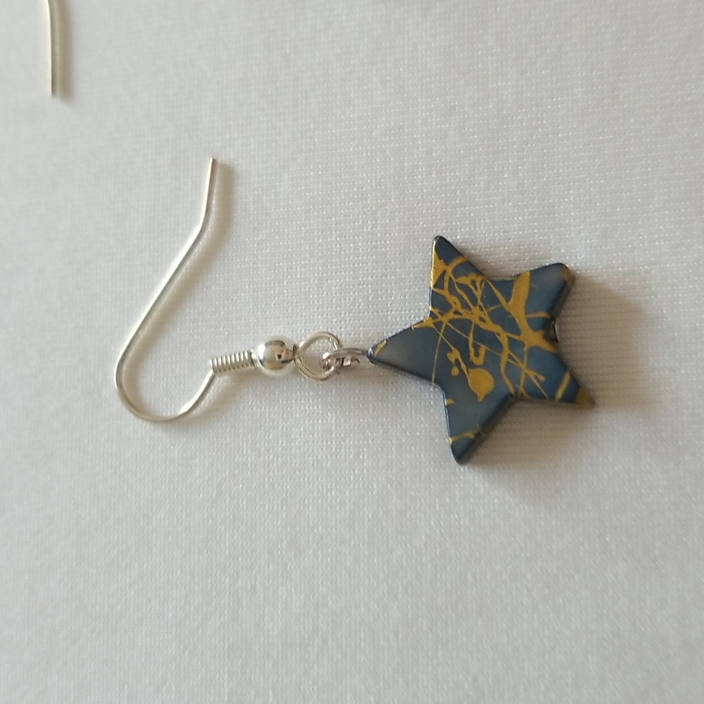 Handcrafted Shell Gold Colored Star Dangle Earrin… - image 3
